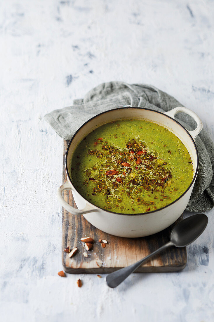 Broccoli soup with fennel seeds and toasted almonds