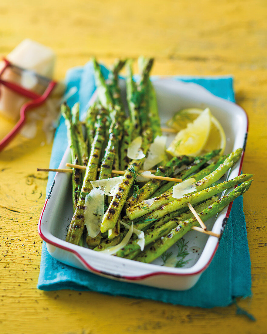 Grilled asparagus skewers