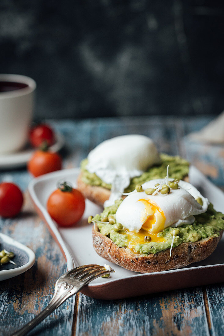 Avocado toast with poached egg