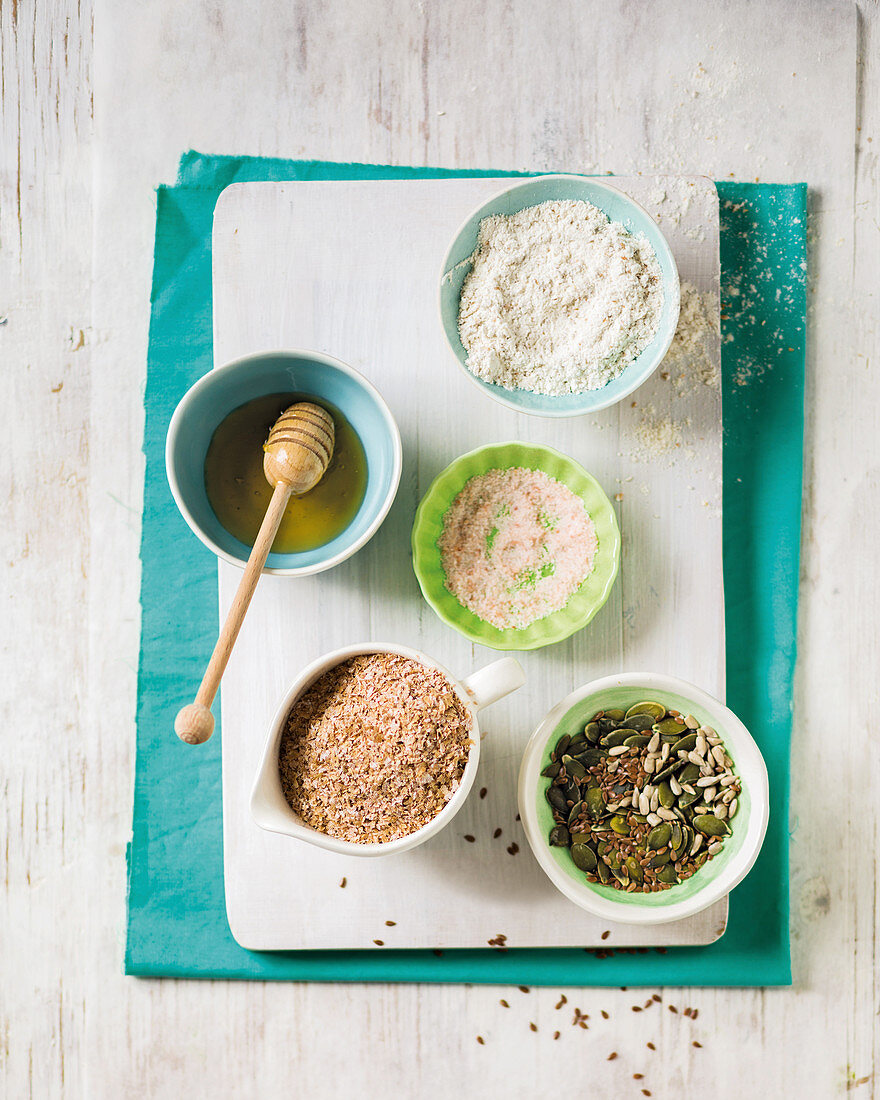 Bread ingredients - Honey, flour, salt, bran and seeds