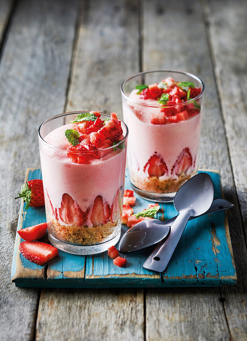 Strawberry creme with crumble