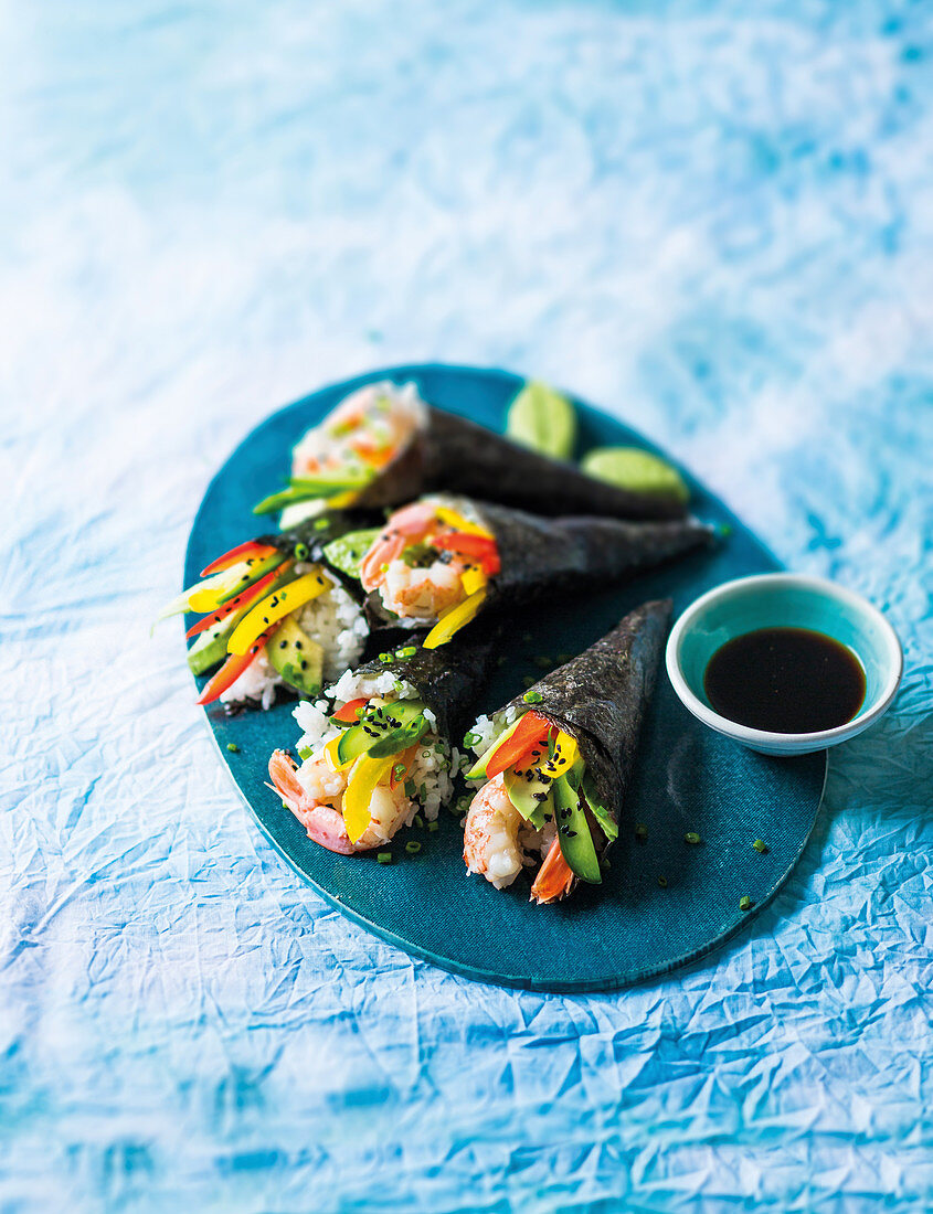 Temaki sushi with shrimps and peppers