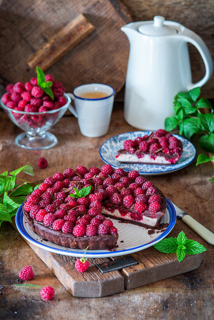 Chocolate pie with raspberries and ricotta filling