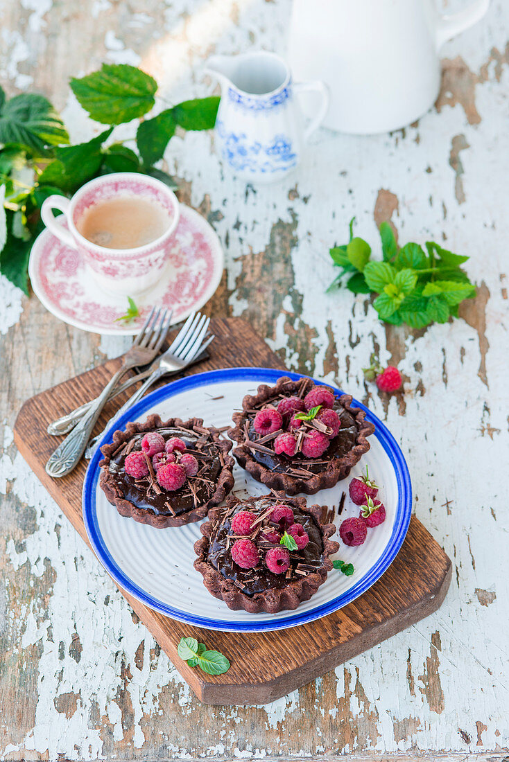 Schokoladentörtchen mit Himbeeren