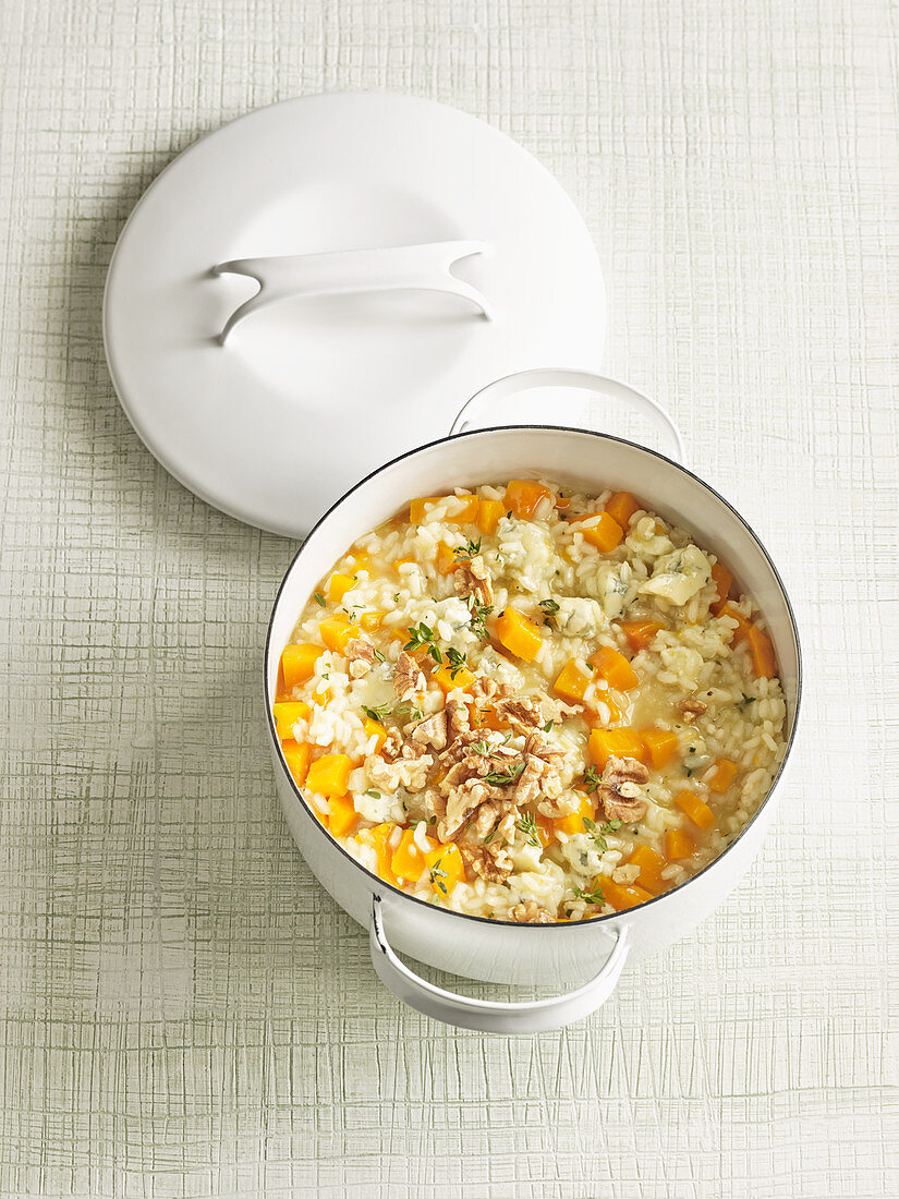 Pumpkin and gorgonzola risotto in a pot