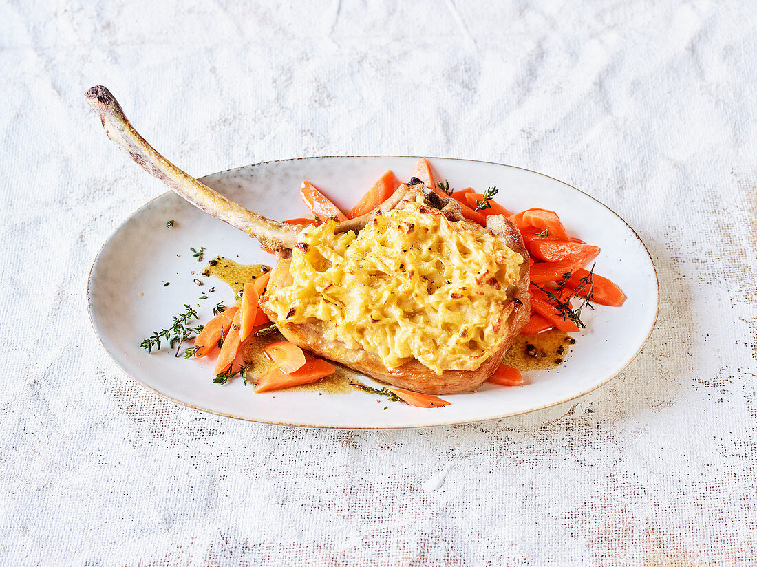 Pork chops with a potato topping (slow-cooking)