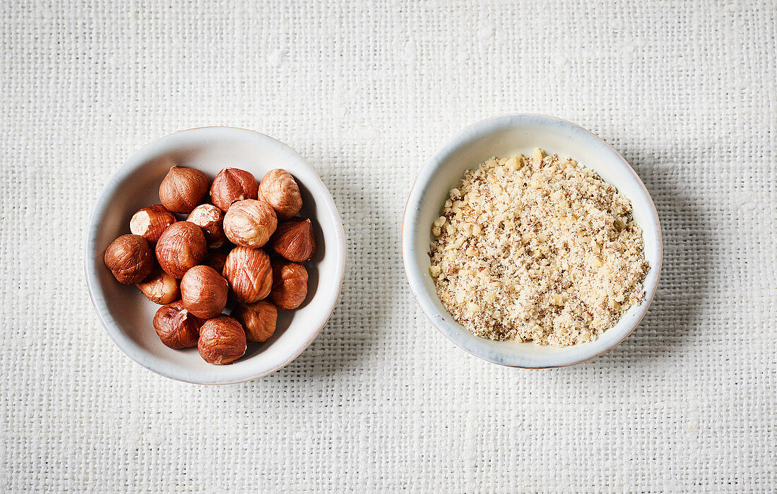 Whole and ground hazelnuts