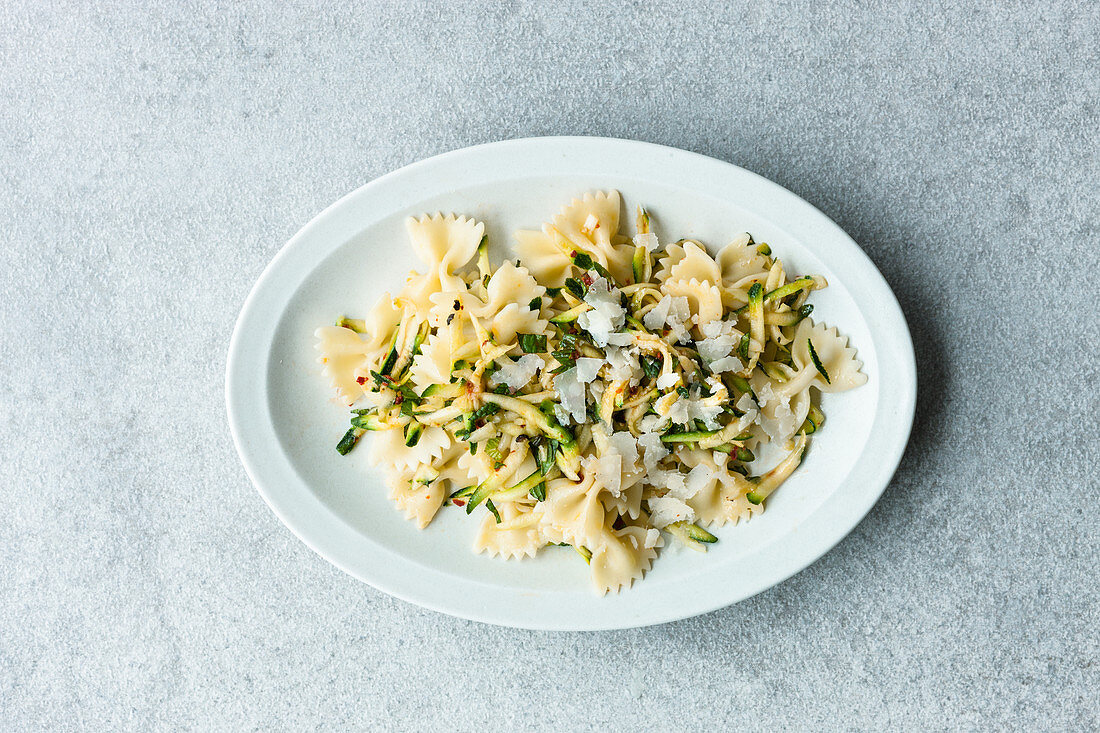 Farfalle with courgette and mint salsa