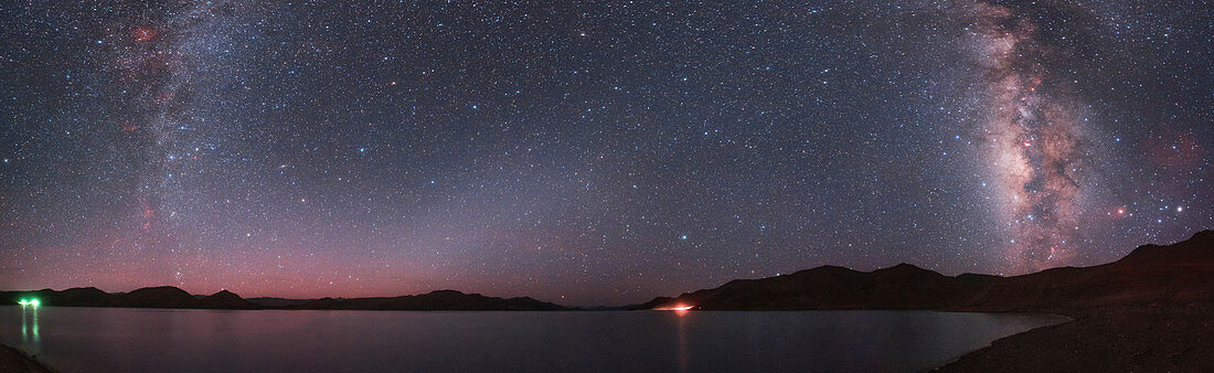 Milky Way over Yamdrok Lake