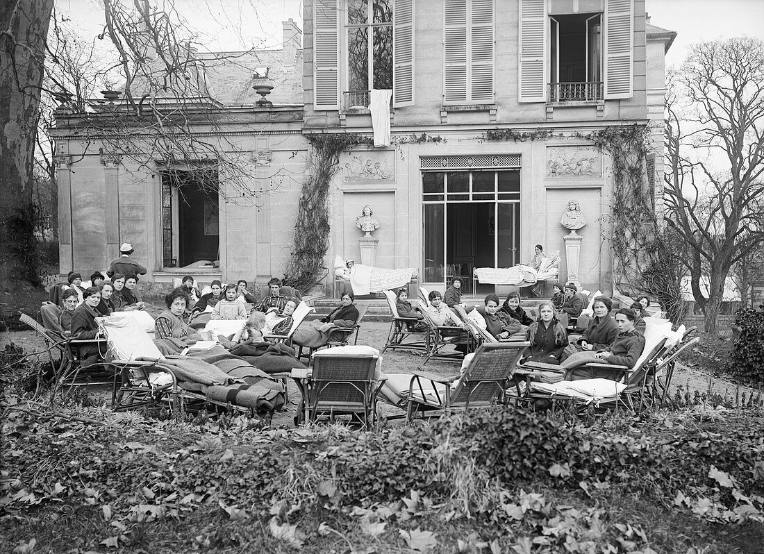Tuberculosis patients at a sanatorium, France, 1918