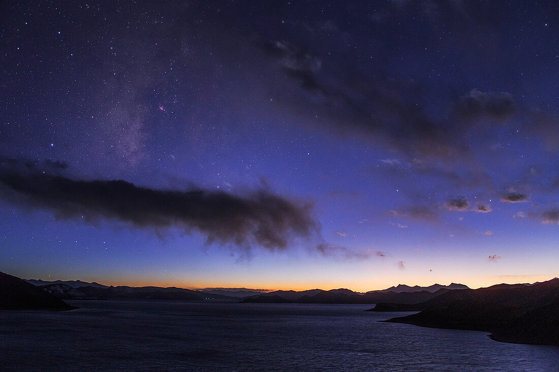 Twilight and Milky Way over Yamdrok Lake
