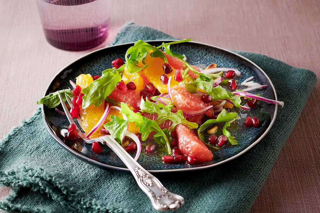 Zitrusfrüchtesalat mit Granatapfelkernen