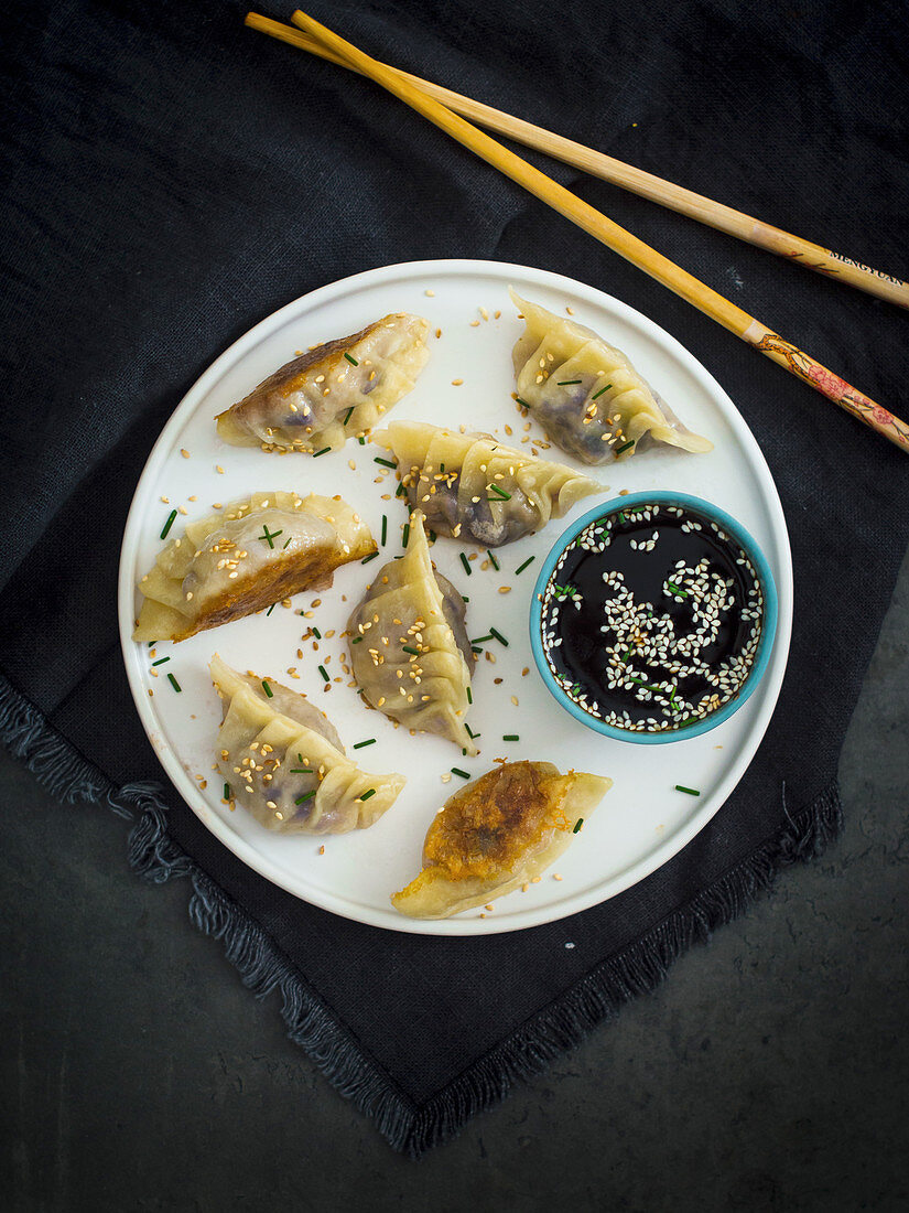 Gyoza (dumplings, Japan) served with soy sauce