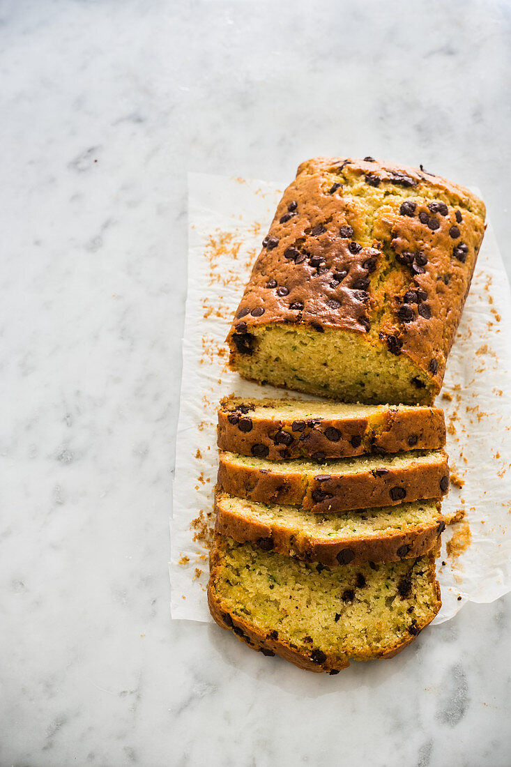 Zucchinikuchen mit Schokolade