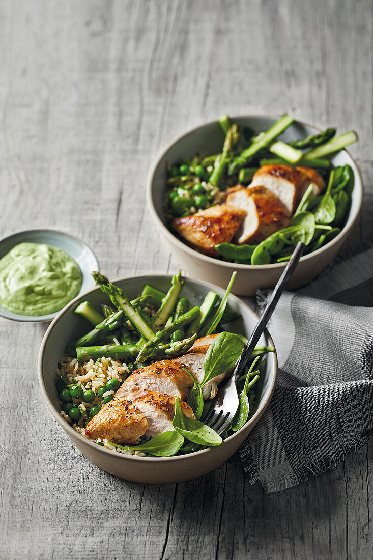 Chicken and green asparagus salad with brown rice