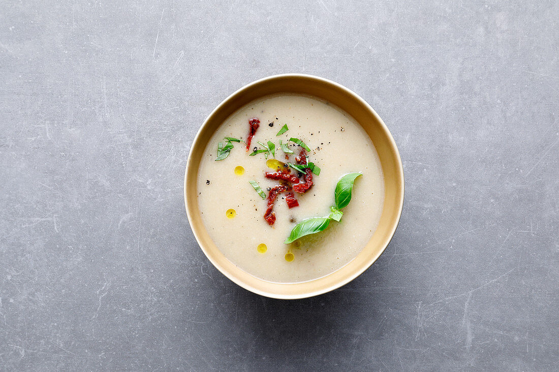 Cream of bean soup with dried tomatoes