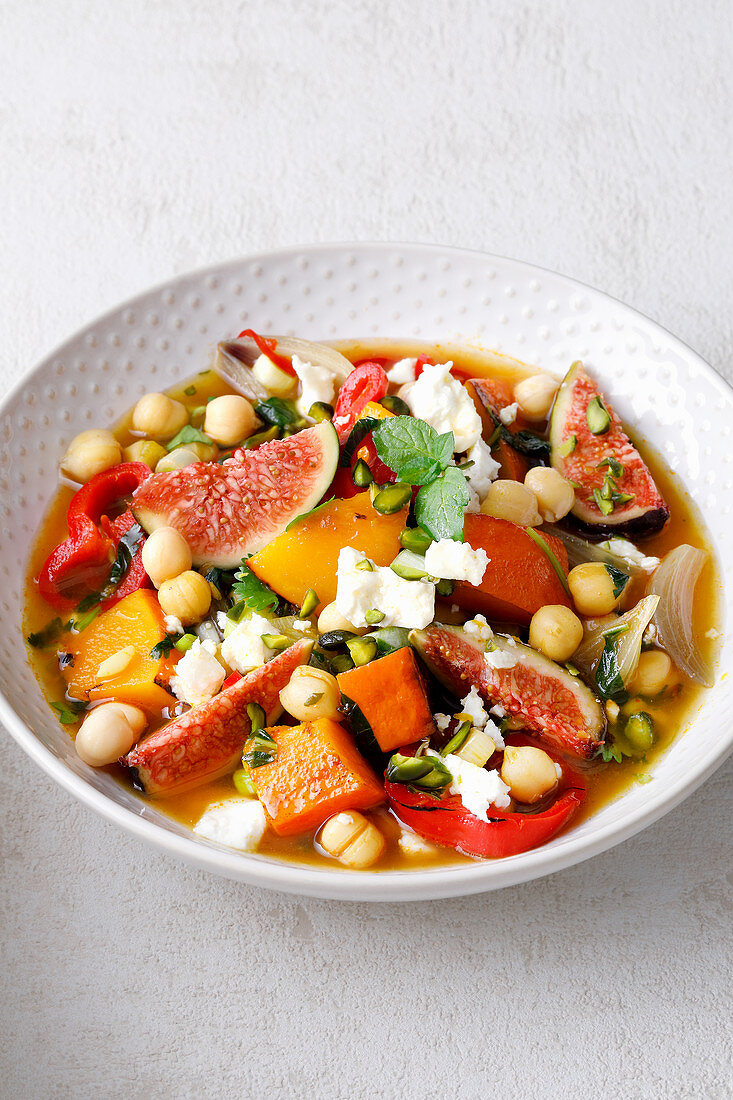 Oriental chickpea stew with figs