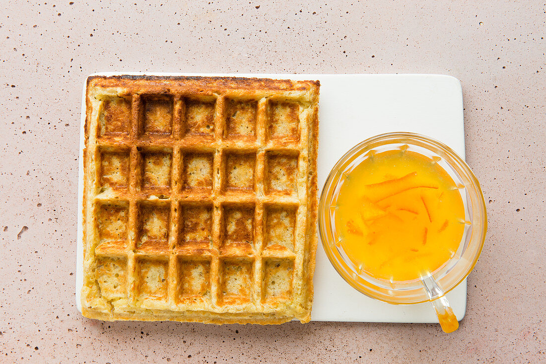 Oat and yoghurt waffles with marmalade
