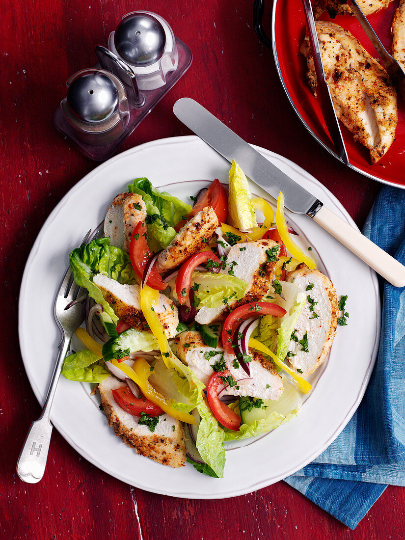 Piri-piri chicken salad with peppers
