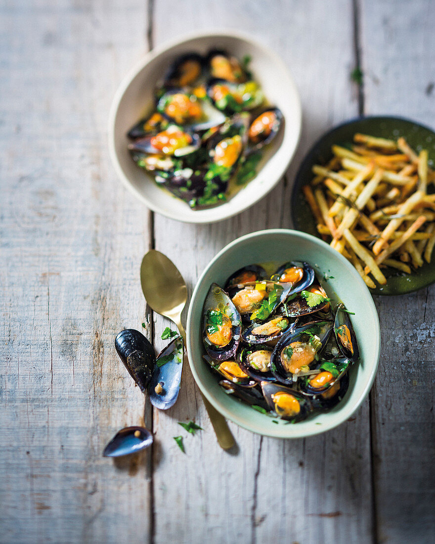 Belgian-style mussels ’n chips