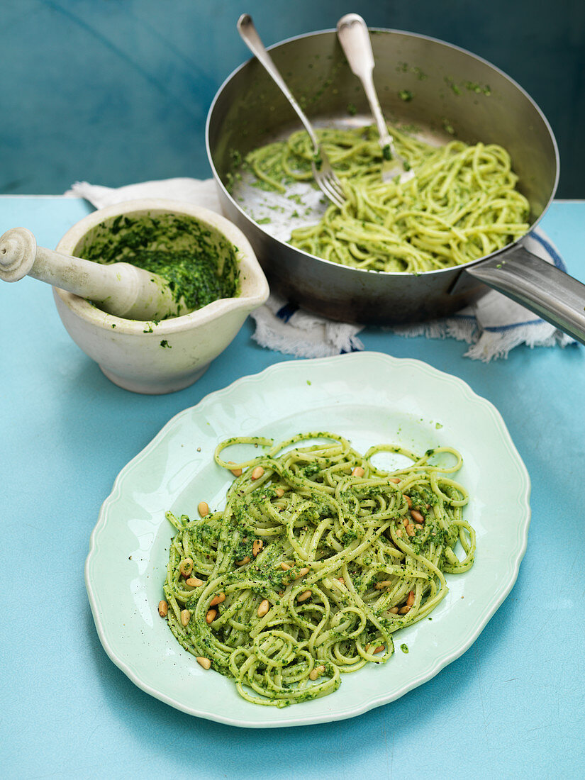 Linguine with pesto and pine nuts