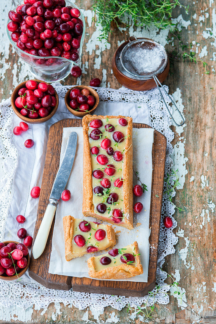 White chocolate pie with cranberries