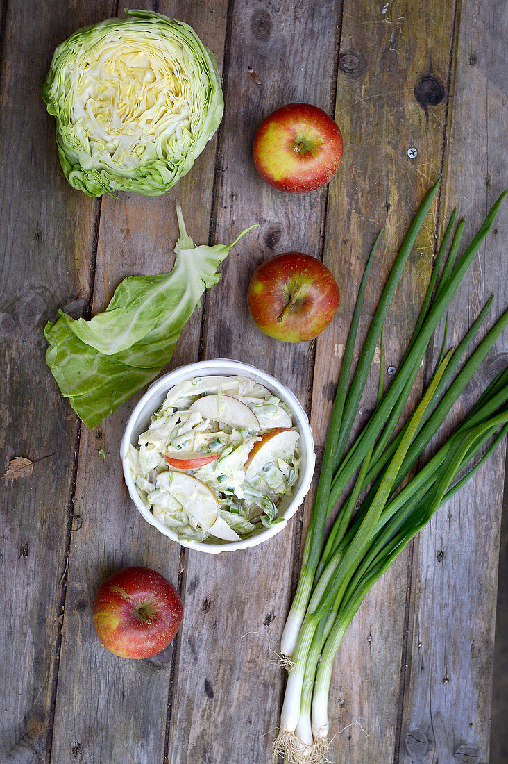Coleslaw with apple