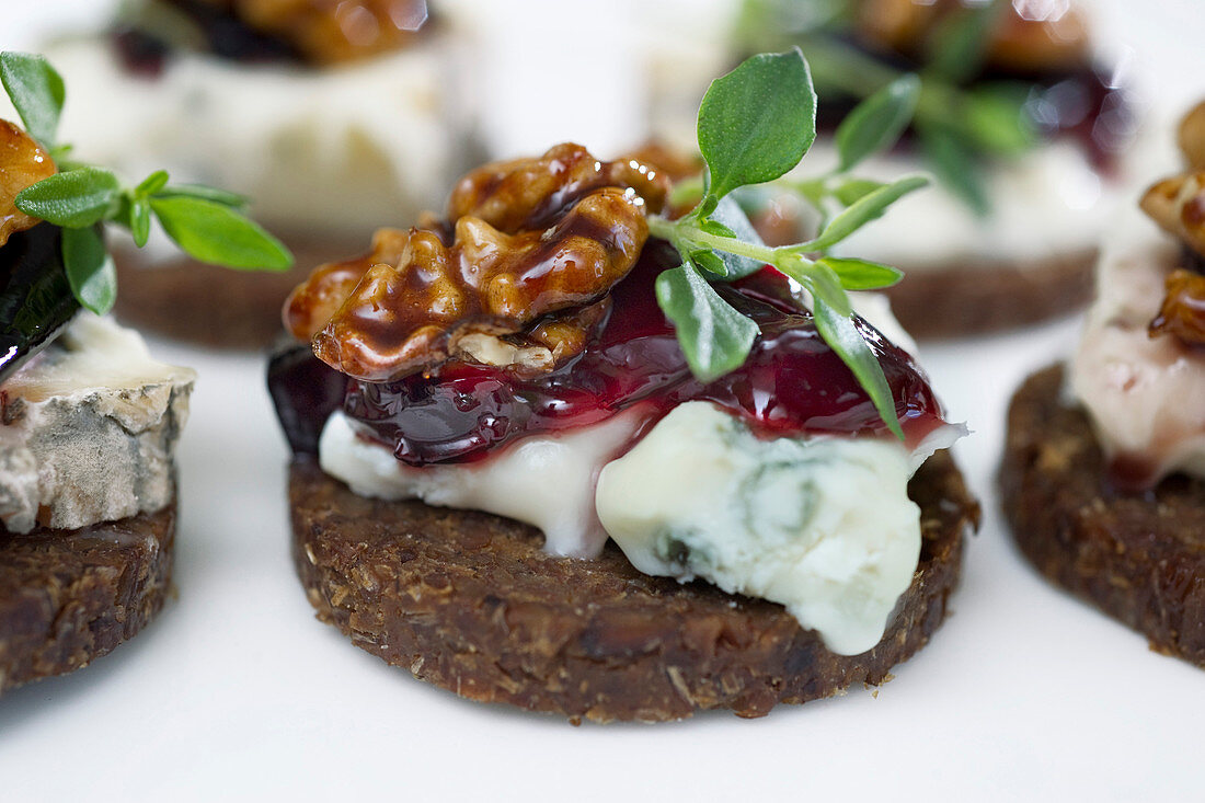 Pumpernickel topped with blue cheese, honey, walnuts and blackberries