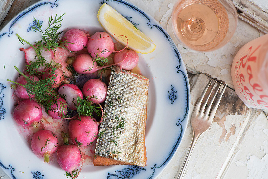 Smoked fish with buttered radishes (seen from above)