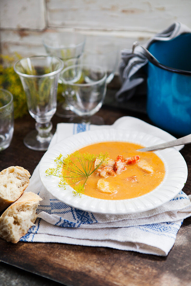 Fish soup with dill and crayfish