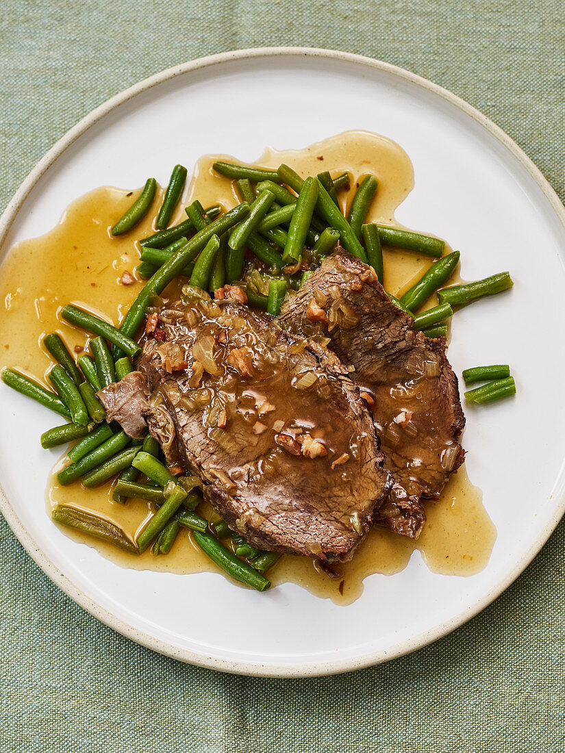 Rheinländer Sauerbraten mit grünen Bohnen