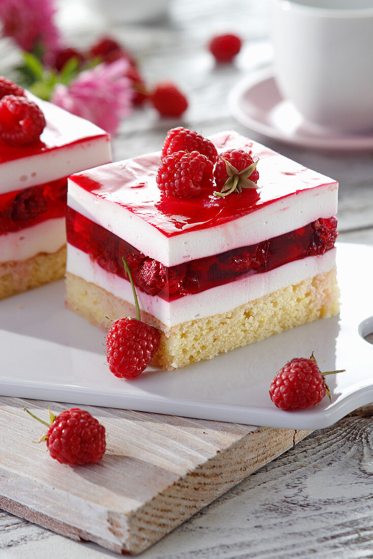 Raspberries cake with vanilla cream and jelly