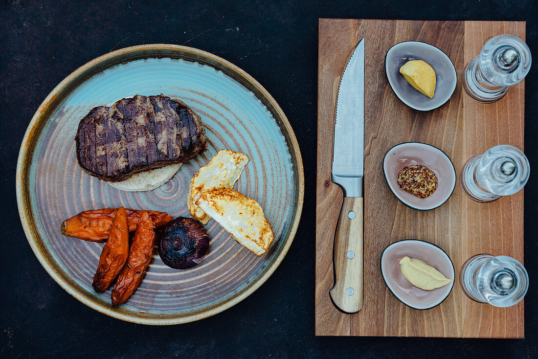 Medium rear steak with grilled vegetables