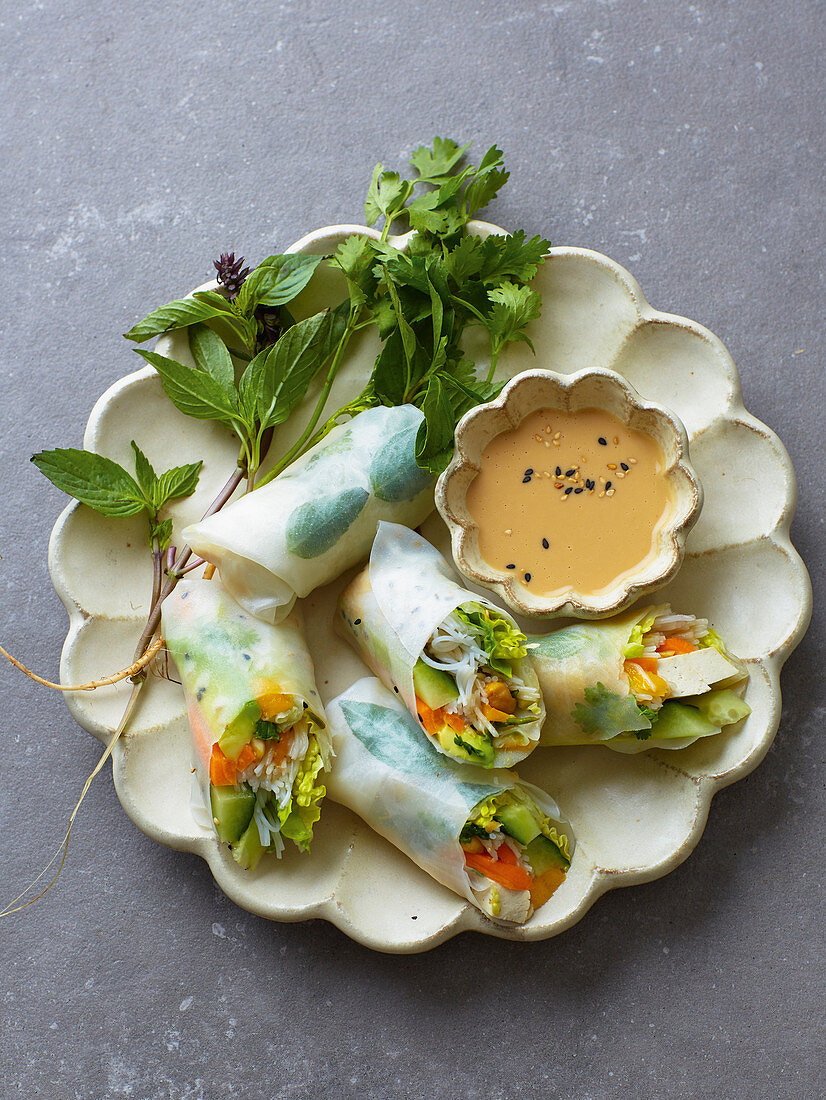 Veggie summer rolls with mango, tofu and a cashew dip