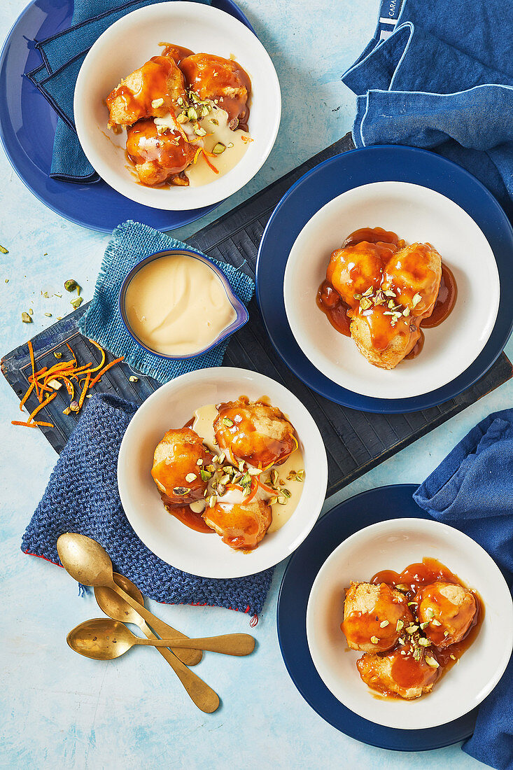 Golden Syrup Dumplings mit Orangen und Pistazien