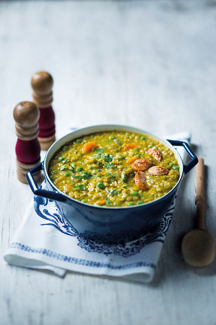 Erbsensuppe mit Bockwurst