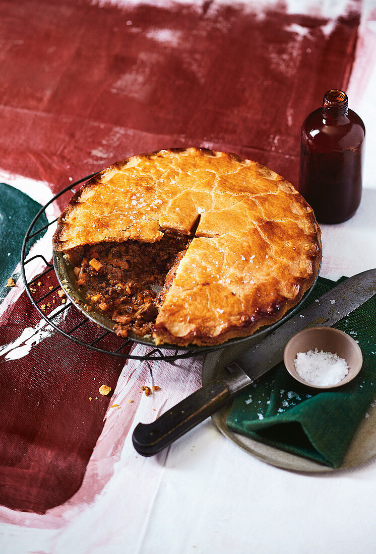 Beef Pie mit Pilzen und Paprika