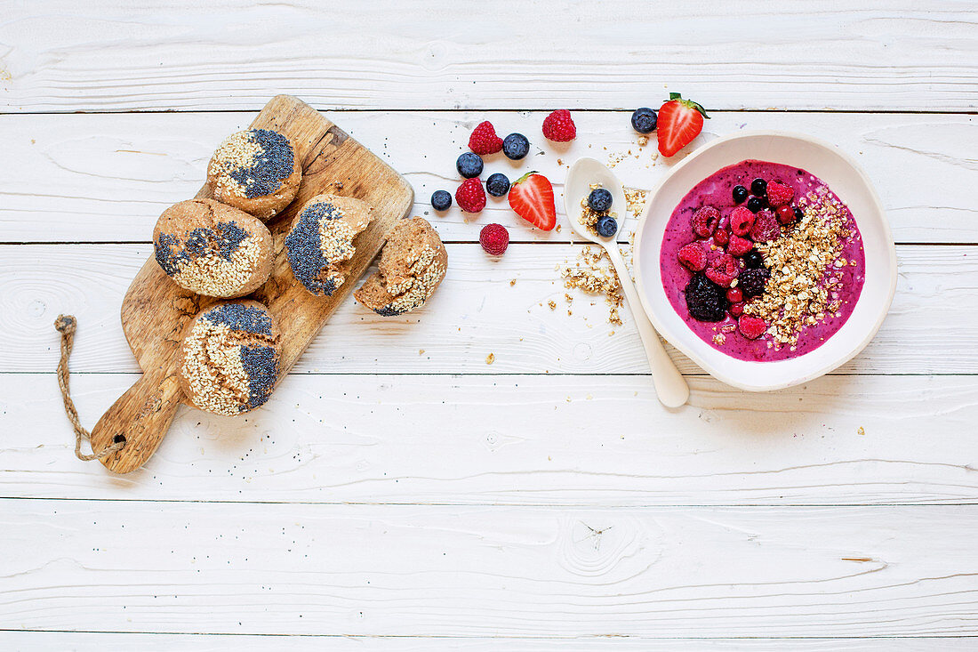 Poppy seed sesame buns and a berry smoothie bowl