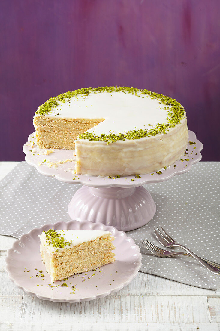 Mignon cake with pistachios