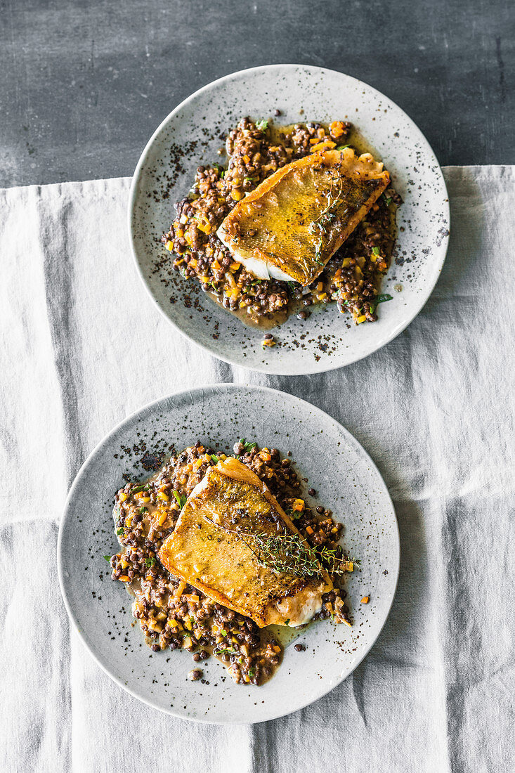 Fried zander with balsamic lentils