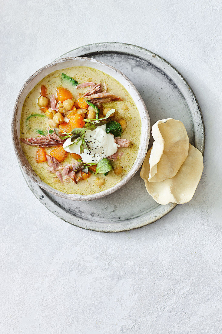 Currysuppe mit Kichererbsen und Lamm