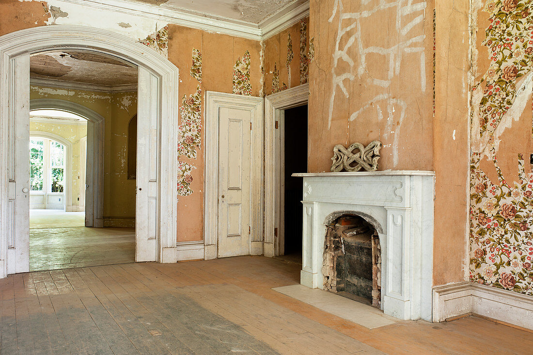 Derelict rooms in abandoned house