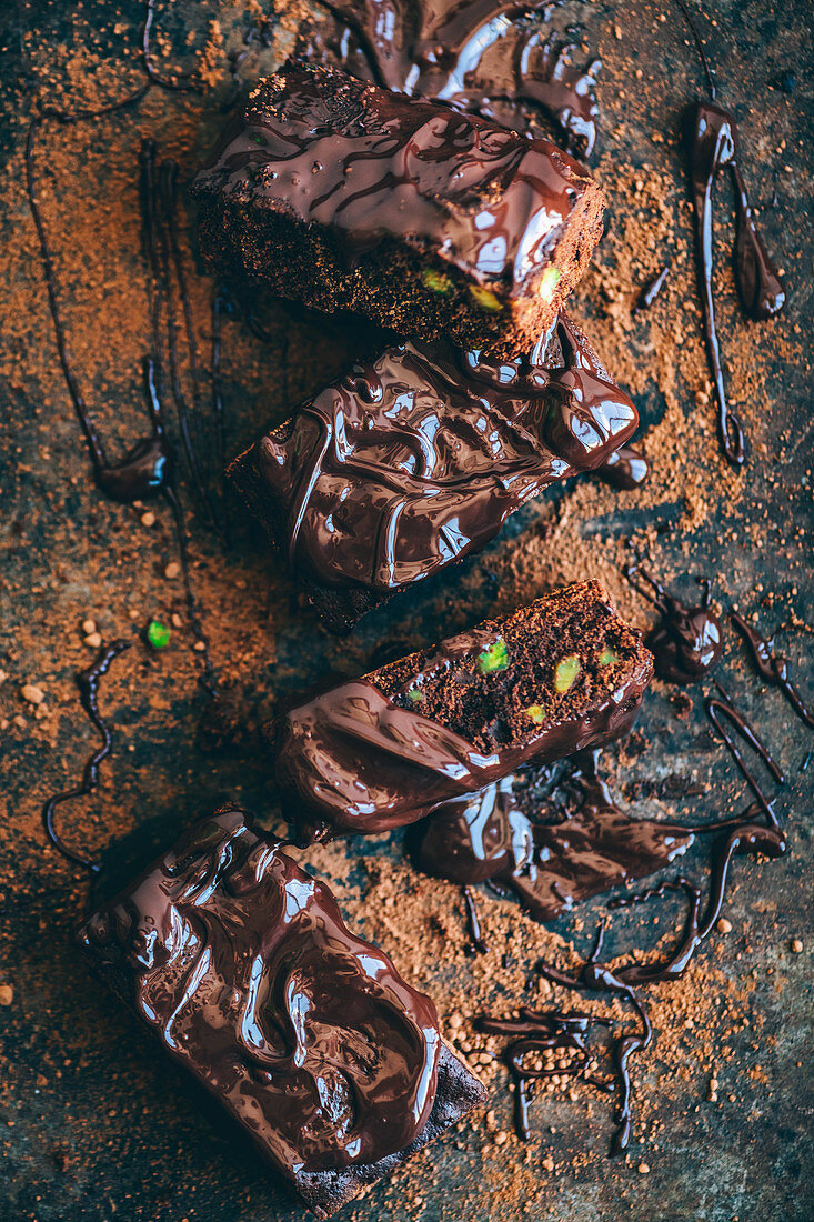 Broke brownies with pistachios