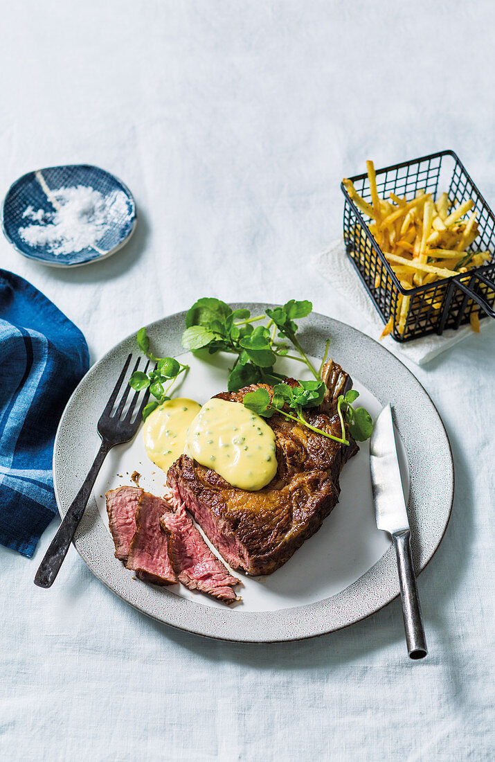 Rib-eye steak with classic béarnaise sauce