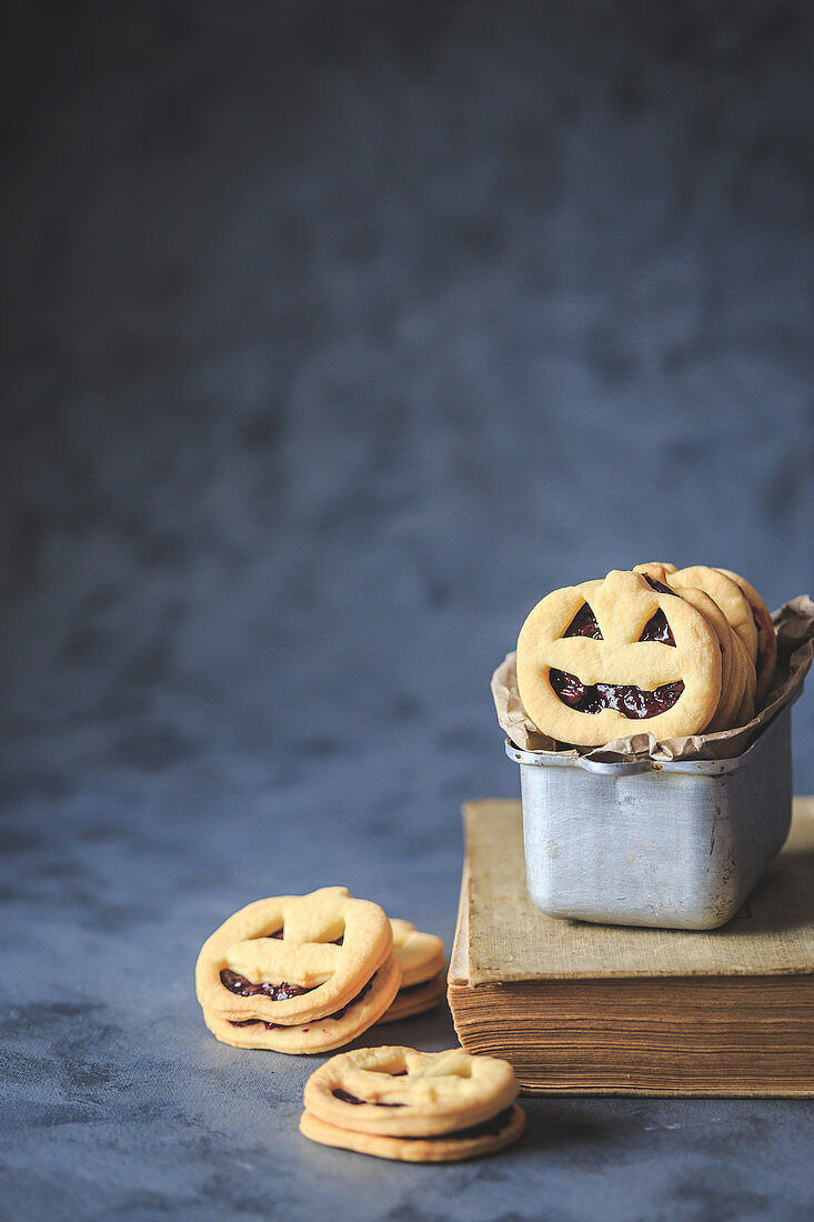 Halloween pumpkin shaped cookies