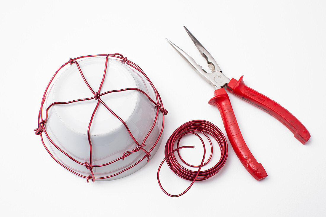 Instructions for making wire basket