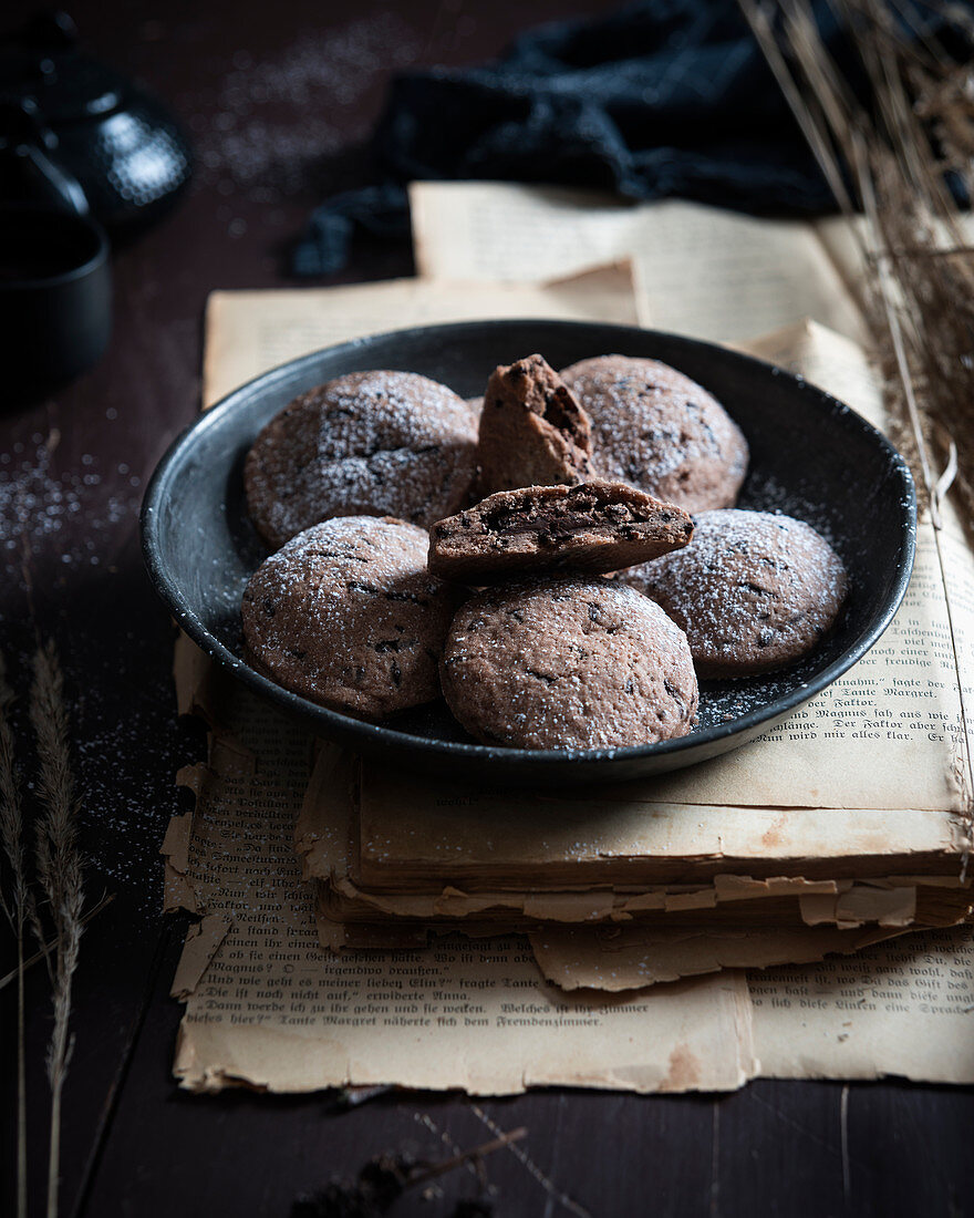 Vegan short crust biscuits with chocolate and peanut butter filling