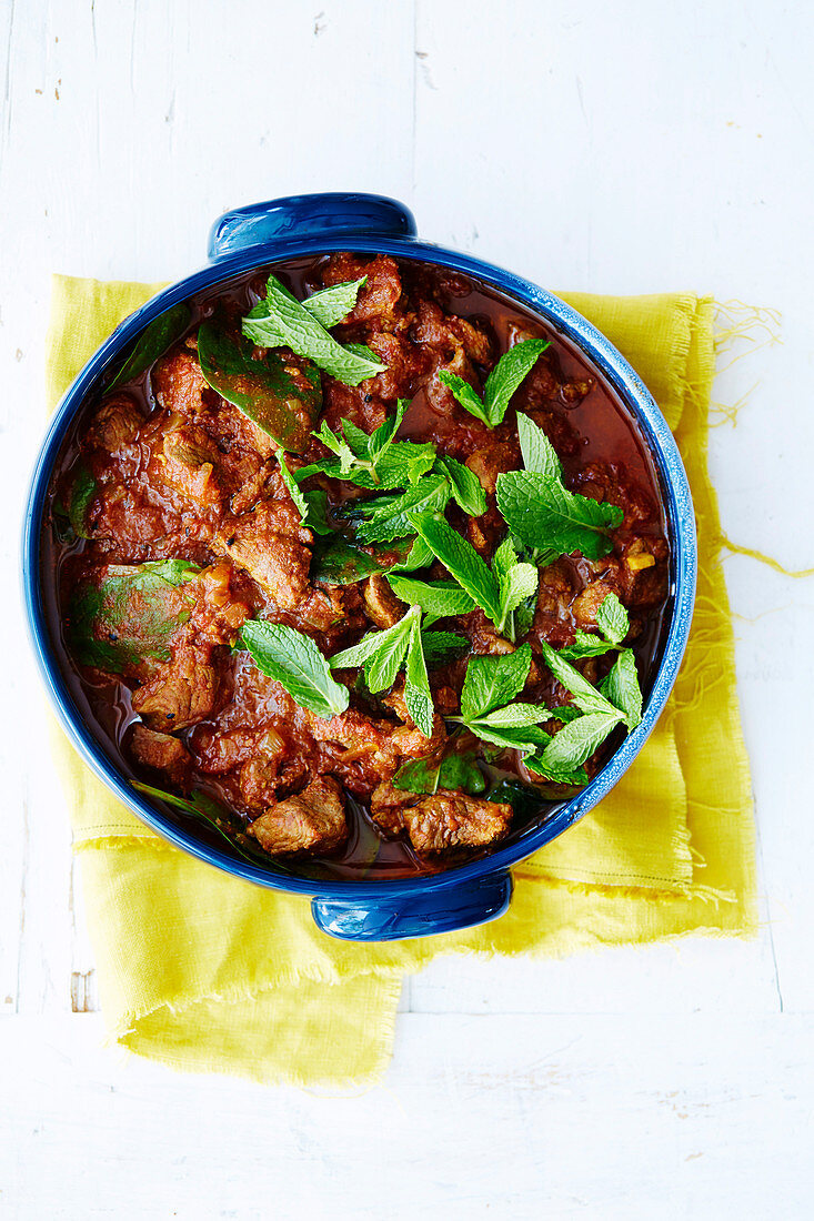 Schnelles Lammcurry mit frischer Pfefferminze