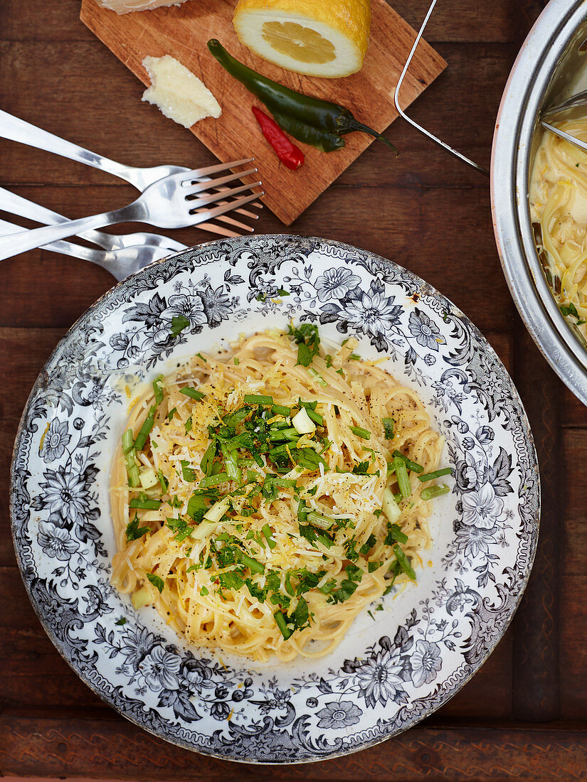 Tagliatelle with lemon sauce and spring onions