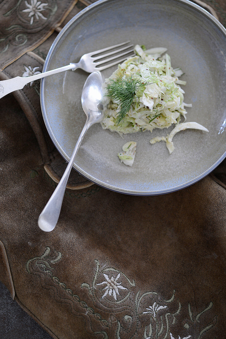 Savoy cabbage and fennel salad